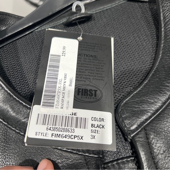 First Classics Rampage Men's Motorcycle Leather Vest - Picture 3 of 8